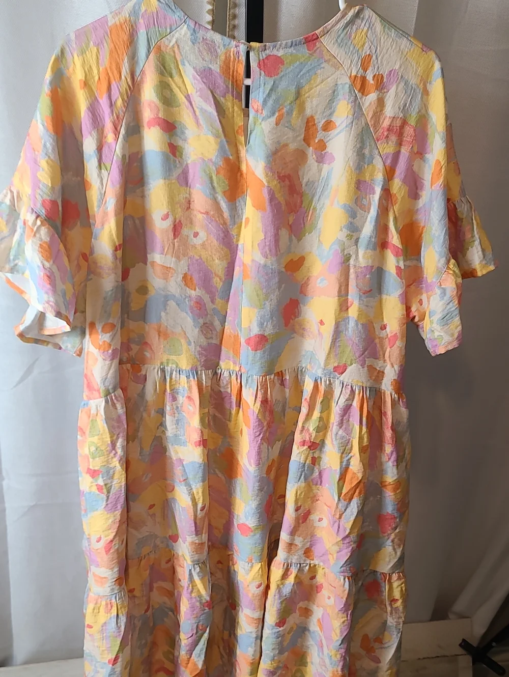 Metsola Tahiti Frill Dress featuring a Floral Design Size Large. Like New - Picture 7 of 8